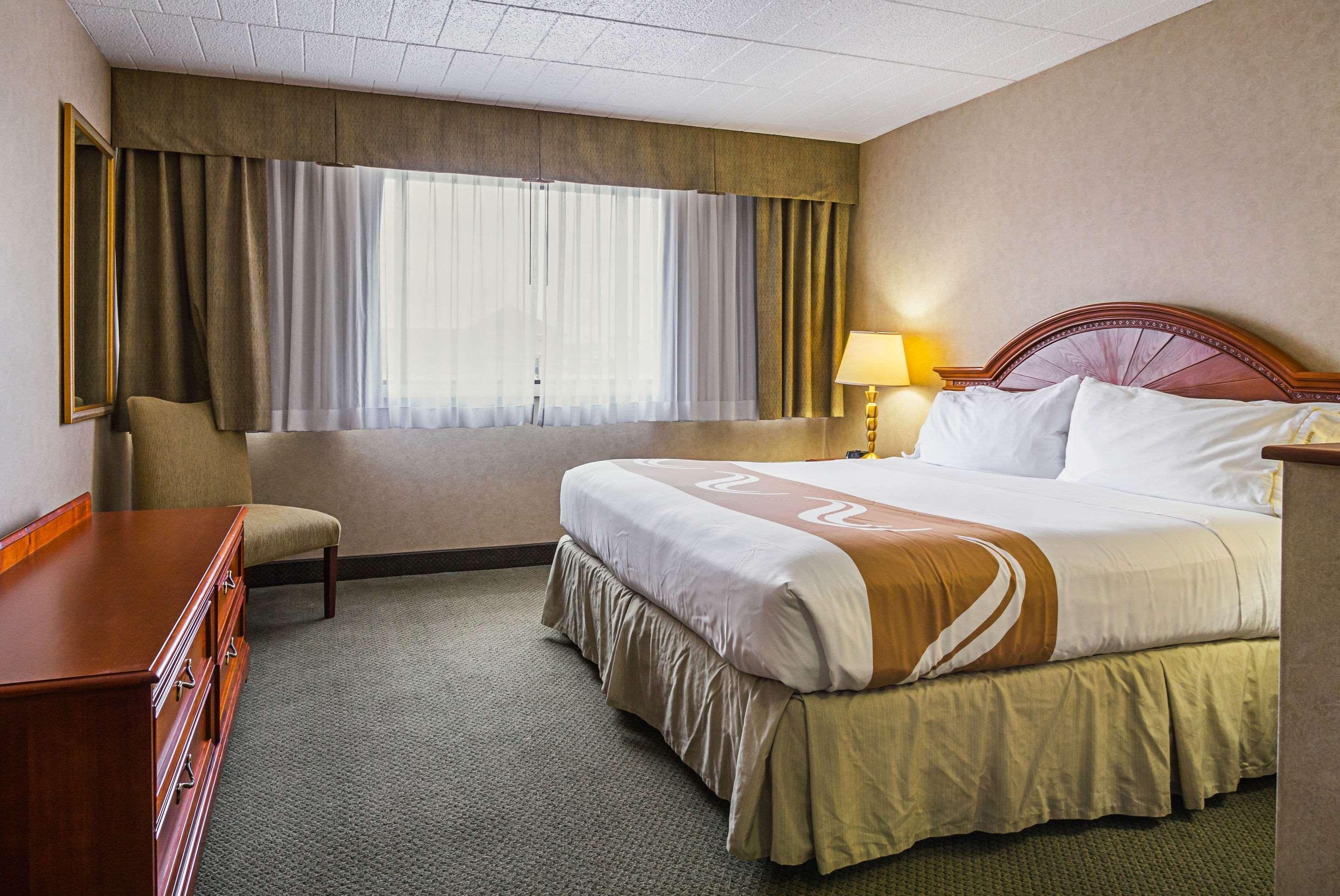 Quality Inn & Suites Altoona Exterior foto