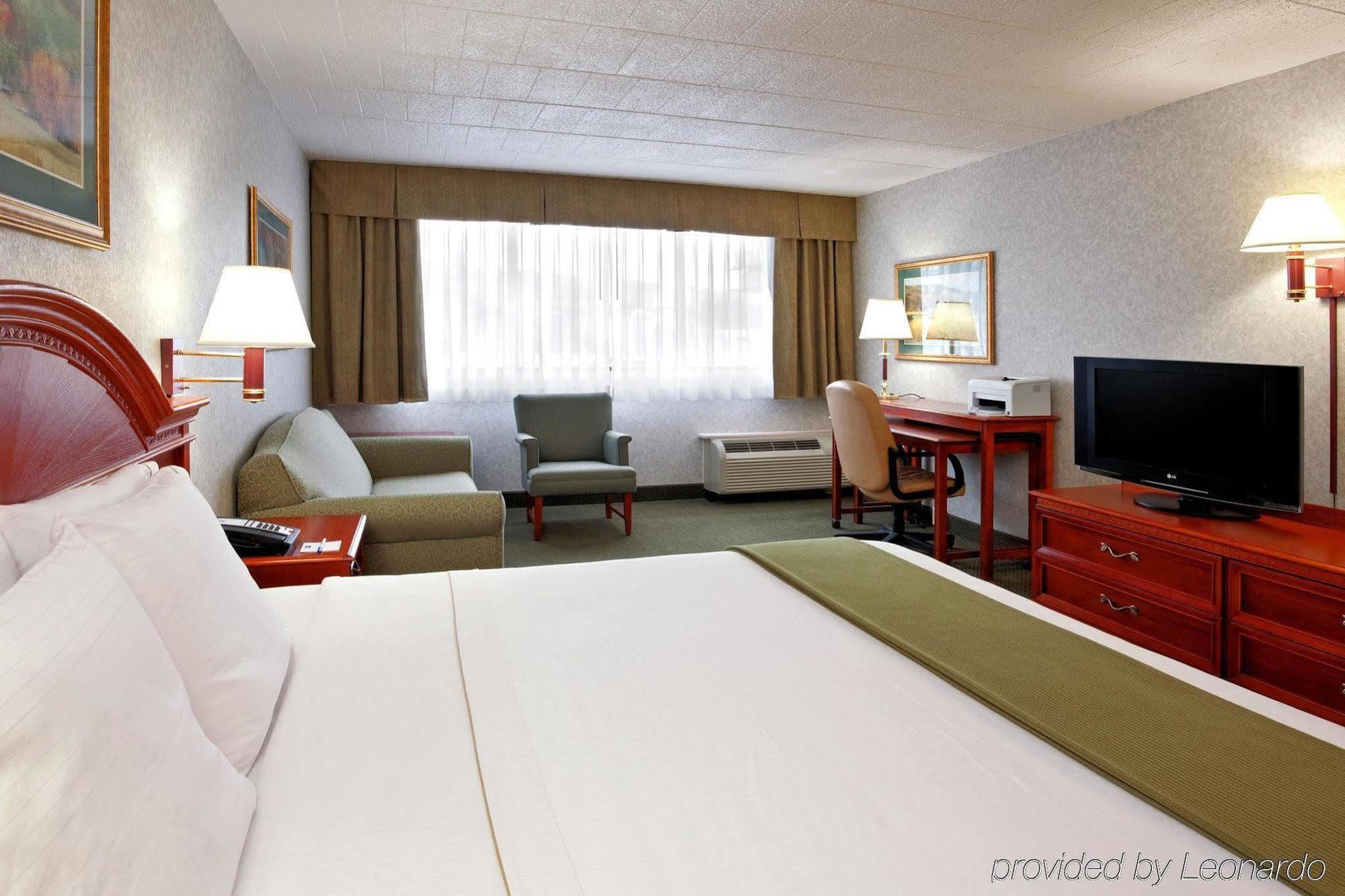 Quality Inn & Suites Altoona Exterior foto